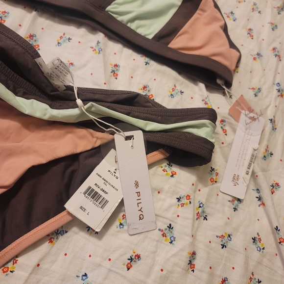 PilyQ Riviera Bikini 2pc (Top + Bottom) SWIM SET Size Large - Picture 6 of 7